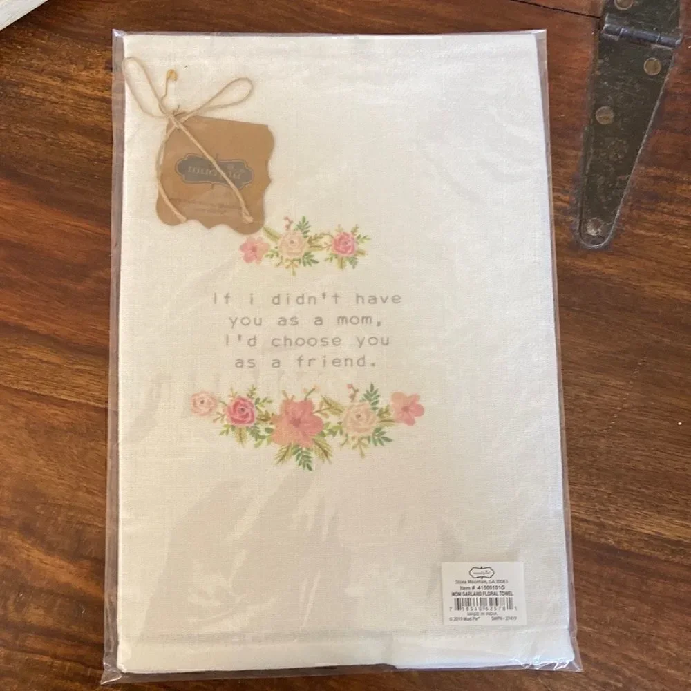 Mud Pie Floral Garland‎ Towel, NWT Mom Mother’s Day Best Friend Love Gift